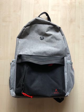 Mochila Boomerang gris y negra