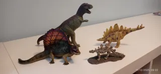 Set di 4 figure di dinosauri