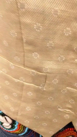 Chaleco de seda beige