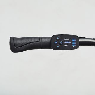 Bicicleta eléctrica trekking cuadro bajo Riverside 100 E