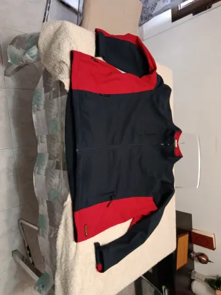 Chaqueta Tricorp Negra y Roja