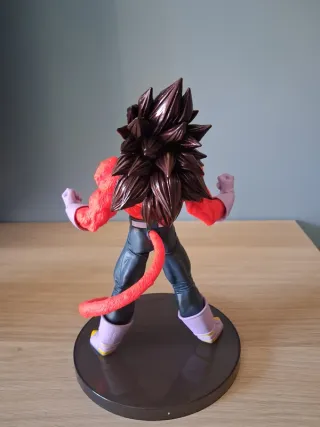vegeta Super Saiyan 4 Dragon Ball GT Figure
