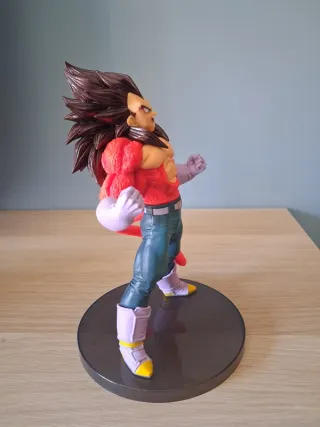 vegeta Super Saiyan 4 Dragon Ball GT Figure