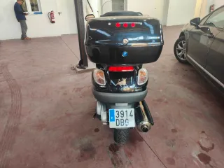 Piaggio X9 500