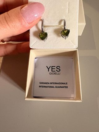 Orecchini cuore zirconi verdi
