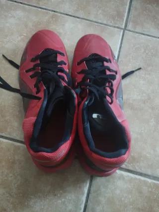 Zapatillas Nike Lebron Rojas y Negras