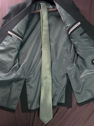 Traje elegante verde talla M