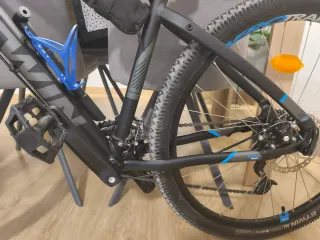 Bicicleta de Montaña Negra y Azul. Usada 4 ó 5 vec