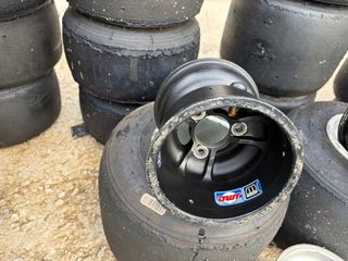 Lote piezas y ruedas kart o cambio