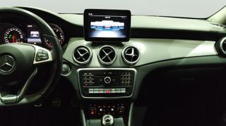 Mercedes-Benz CLA 180 90 kW (122 CV)