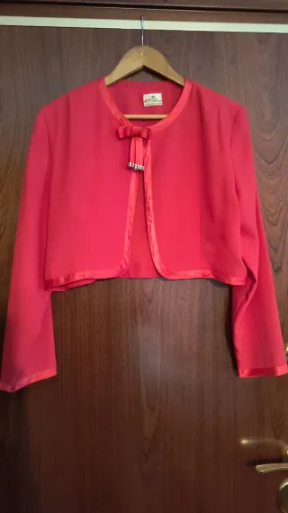 Bolero Vintage 70, Rojo con Adorno Plateado