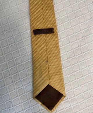 Corbata Loewe dorada