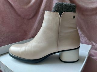 Botines Dorking Talla 41 Crudo