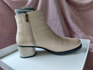 Botines Dorking Talla 41 Crudo