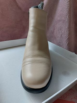 Botines Dorking Talla 41 Crudo