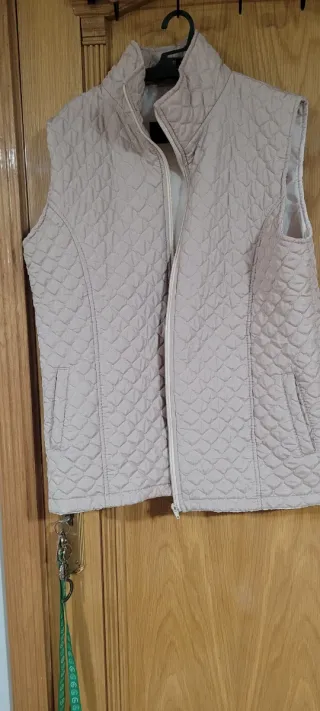 Chaleco acolchado beige