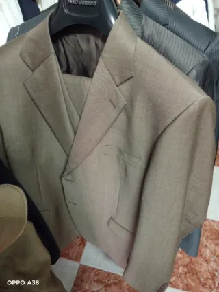 Abiti da uomo in giacca nero e blu