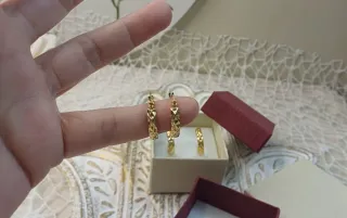 Dos pares pendientes chapado oro 18k