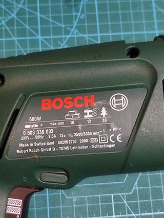 Taladro/percutor BOSCH PSB 600-2 + maletín +brocas