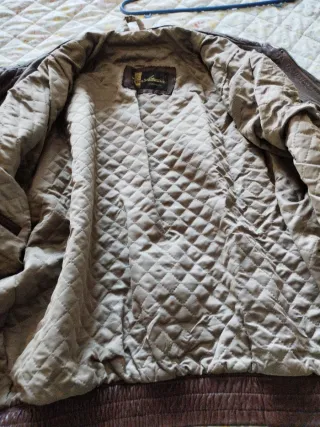 Chaqueta de cuero marrón