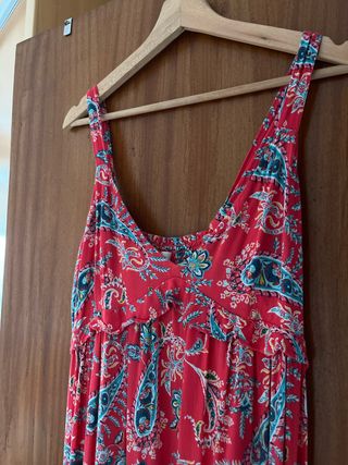 Vestido estampado paisley rojo comodisimo