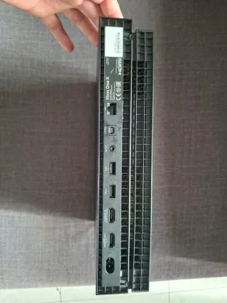 Xbox One X con mando