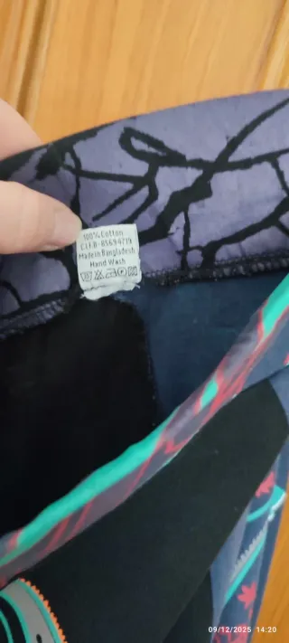 Falda larga estampada tipo desigual