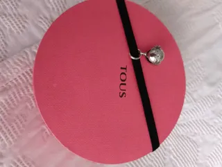 Pendientes Oso Tous Negro y Plata. Miden 1,5 cm.