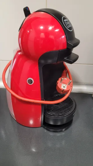 Cafetera Nescafé Dolce Gusto Roja