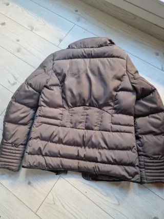 Cazadora acolchada marrón/gris