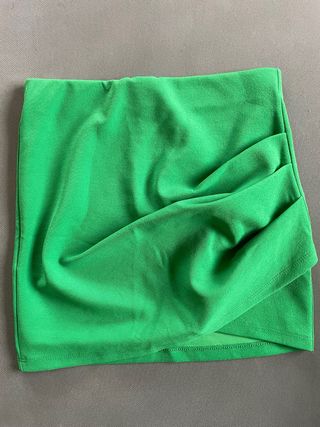 Minifalda verde drapeada