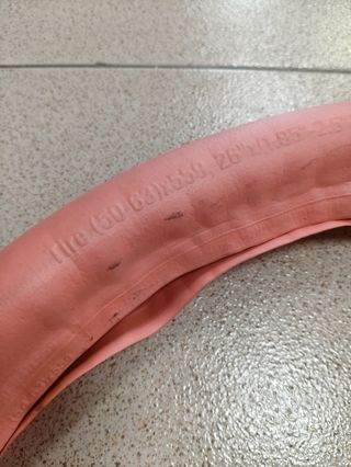 Protettore rosa per copertura bici MTB