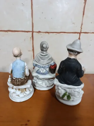 3 Figuras Abuelitos Sentados