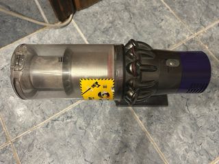 Corpo e batteria aspirapolvere Dyson V10. Batteria 1h