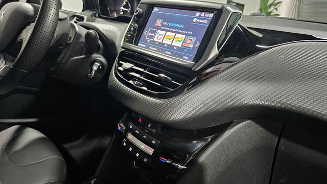 Peugeot 2008 GT Line PureTech 110 SS 6 Vel. MAN