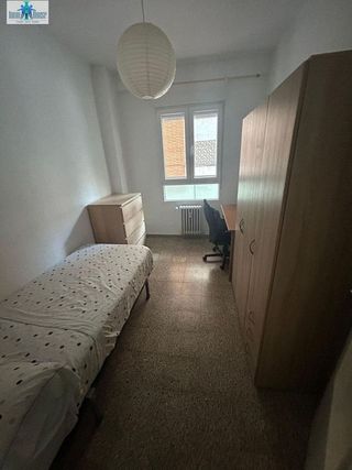Piso en venta en Hospital - Parque sur en Albacete