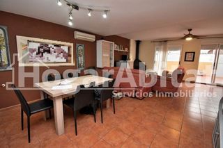 Casa adosada en venta en Zona Playa en Burriana
