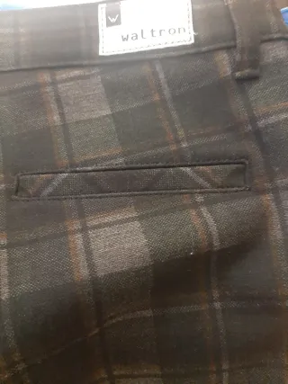 Pantalón recto y elástico cuadros