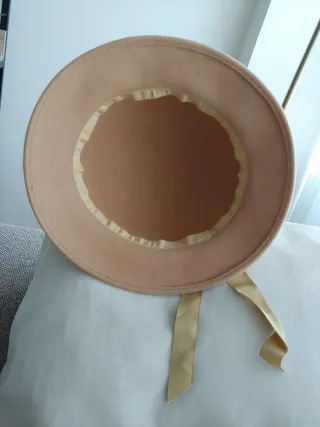 Sombrero camel con lazada