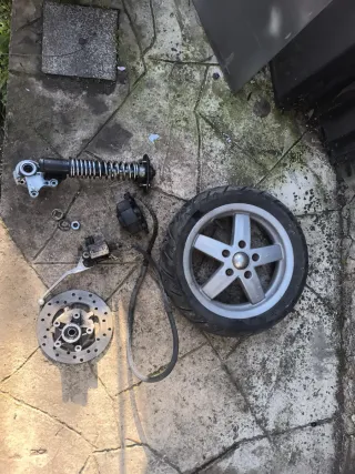 Mozzo Anteriore Piaggio Vespa LX50