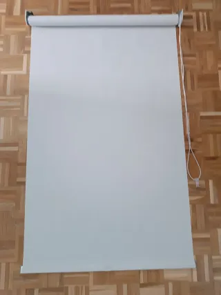 Tenda avvolgibile beige. Termica 5%.