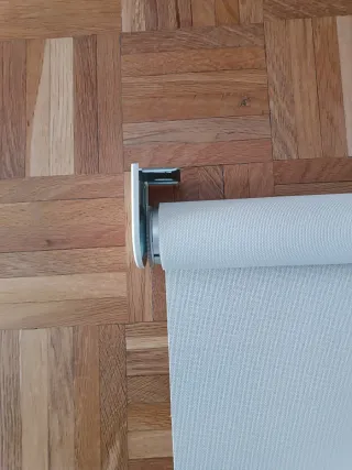 Tenda avvolgibile beige. Termica 5%.