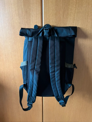 Mochila Aston Martin Negra y Verde