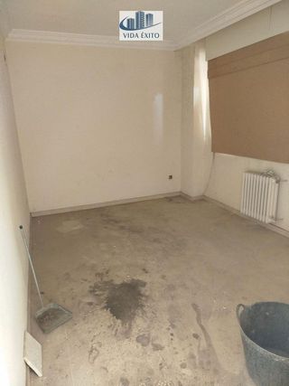 Chalet en venta en Linares