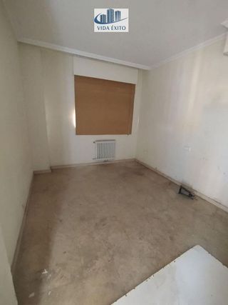 Chalet en venta en Linares