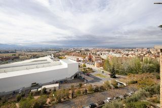 Dúplex en venta en Bola de Oro - Serrallo en Granada