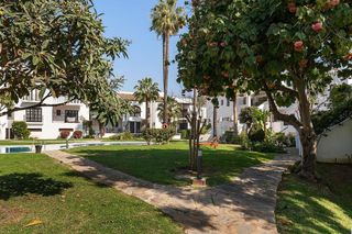 Piso en venta en Los Naranjos - Las Brisas en Marbella