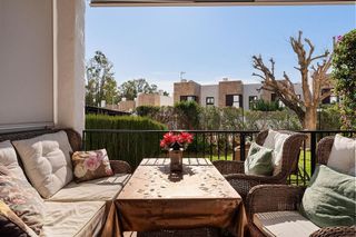 Piso en venta en Los Naranjos - Las Brisas en Marbella