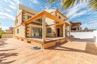 Chalet en venta en Nueva Torrevieja - Aguas Nuevas en Torrevieja