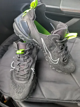 Nike React Vision Talla 44 Negro/Amarillo